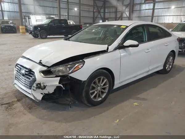 5NPE24AF5JH687698 2018 HYUNDAI SONATA - Image 2