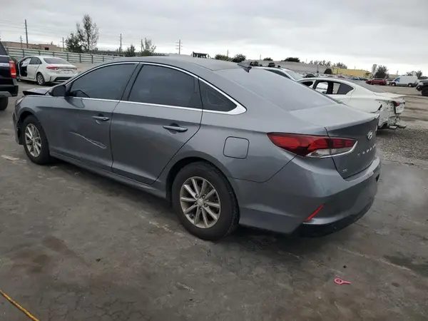 5NPE24AF5JH697499 2018 HYUNDAI SONATA - Image 2