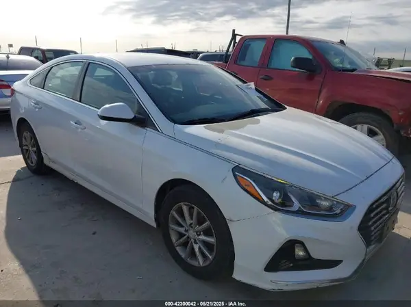 5NPE24AF5JH699057 2018 HYUNDAI SONATA - Image 1