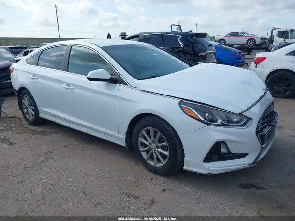 5NPE24AF5JH700501 2018 HYUNDAI SONATA - Image 1