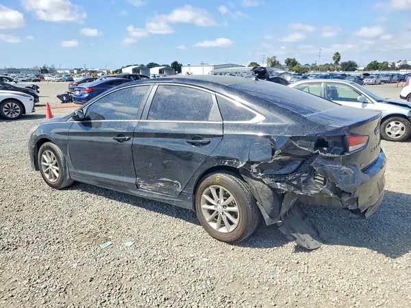 5NPE24AF5JH700787 2018 HYUNDAI SONATA - Image 2