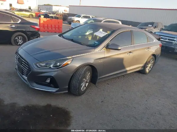 5NPE24AF5JH703009 2018 HYUNDAI SONATA - Image 2