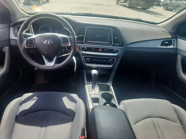 5NPE24AF5JH703771 2018 HYUNDAI SONATA - Image 8