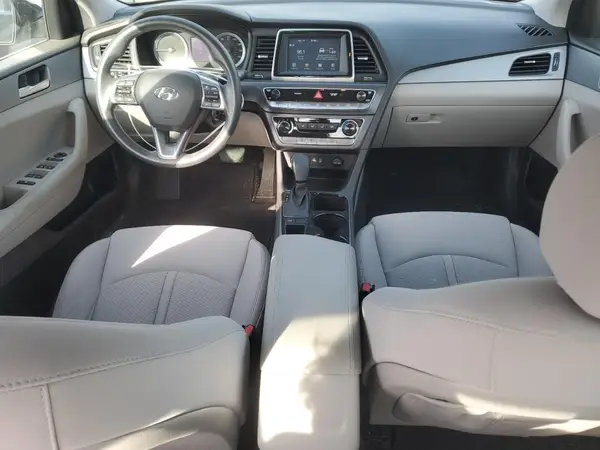 5NPE24AF5JH704807 2018 HYUNDAI SONATA - Image 8