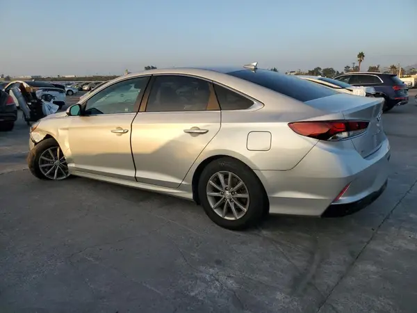 5NPE24AF5JH705973 2018 HYUNDAI SONATA - Image 2