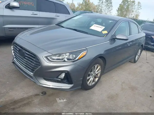 5NPE24AF5JH706976 2018 HYUNDAI SONATA - Image 2