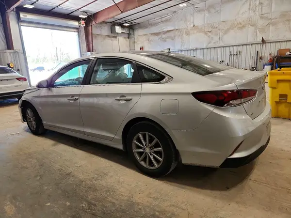 5NPE24AF5JH708078 2018 HYUNDAI SONATA - Image 2