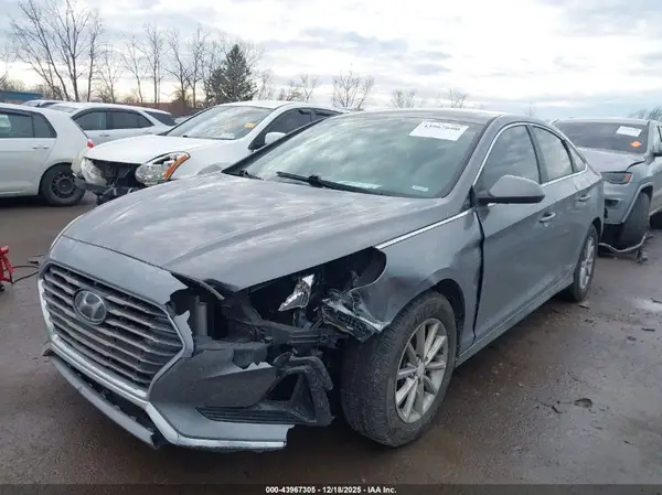 5NPE24AF5JH708985 2018 HYUNDAI SONATA - Image 2