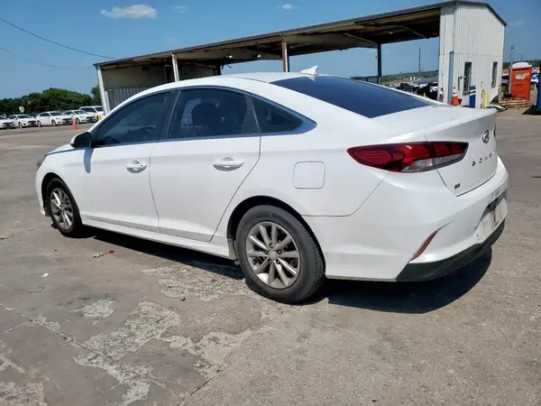 5NPE24AF5JH719498 2018 HYUNDAI SONATA - Image 2