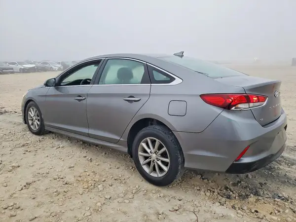 5NPE24AF5JH725494 2018 HYUNDAI SONATA - Image 2