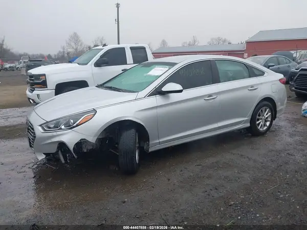 5NPE24AF5JH727505 2018 HYUNDAI SONATA - Image 2