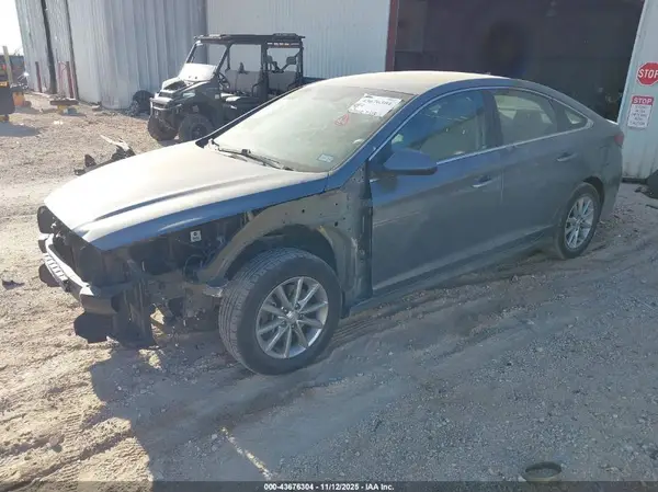 5NPE24AF5KH734102 2019 HYUNDAI SONATA - Image 2
