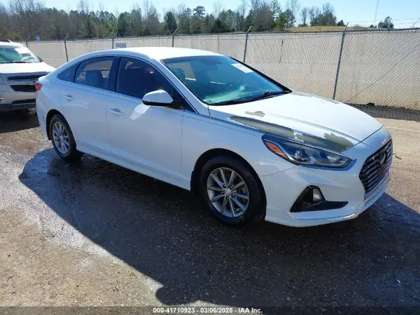 5NPE24AF5KH738070 2019 HYUNDAI SONATA - Image 1