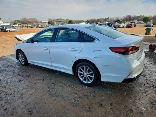 5NPE24AF5KH738778 2019 HYUNDAI SONATA - Image 2