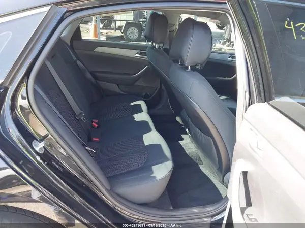 5NPE24AF5KH747318 2019 HYUNDAI SONATA - Image 8