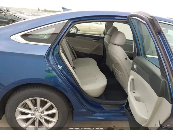 5NPE24AF5KH768735 2019 HYUNDAI SONATA - Image 8