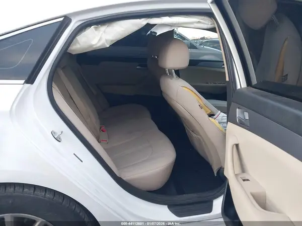5NPE24AF5KH801863 2019 HYUNDAI SONATA - Image 8