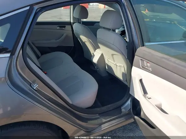 5NPE24AF5KH815228 2019 HYUNDAI SONATA - Image 8