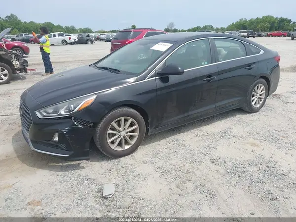 5NPE24AF5KH817108 2019 HYUNDAI SONATA - Image 2