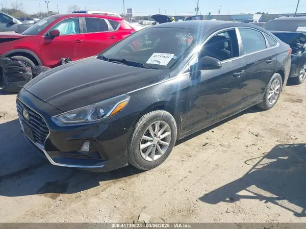 5NPE24AF5KH818646 2019 HYUNDAI SONATA - Image 2