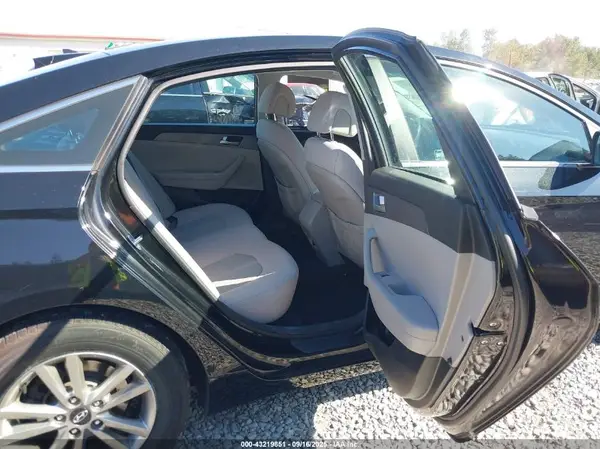 5NPE24AF6GH261768 2016 HYUNDAI SONATA - Image 8