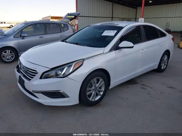 5NPE24AF6GH267585 2016 HYUNDAI SONATA - Image 2