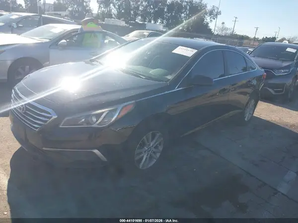 5NPE24AF6GH270695 2016 HYUNDAI SONATA - Image 2