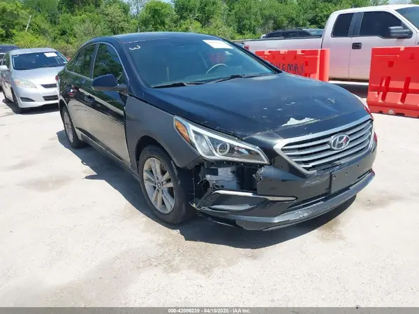 5NPE24AF6GH275945 2016 HYUNDAI SONATA - Image 1