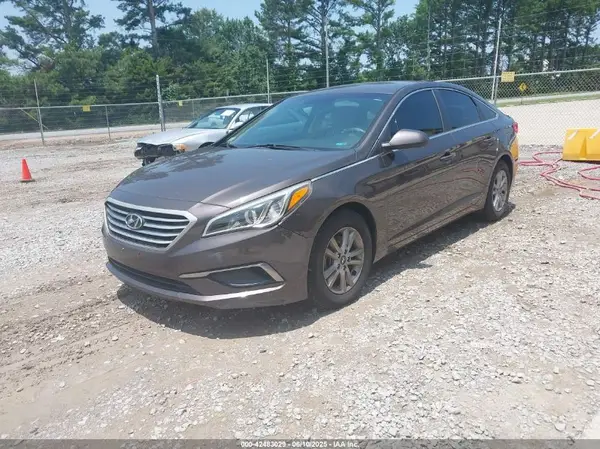 5NPE24AF6GH276416 2016 HYUNDAI SONATA - Image 2