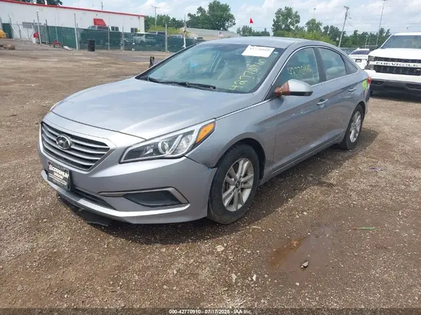 5NPE24AF6GH335917 2016 HYUNDAI SONATA - Image 2