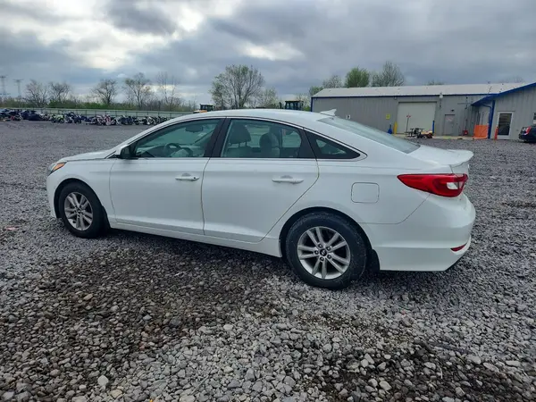 5NPE24AF6GH338011 2016 HYUNDAI SONATA - Image 2