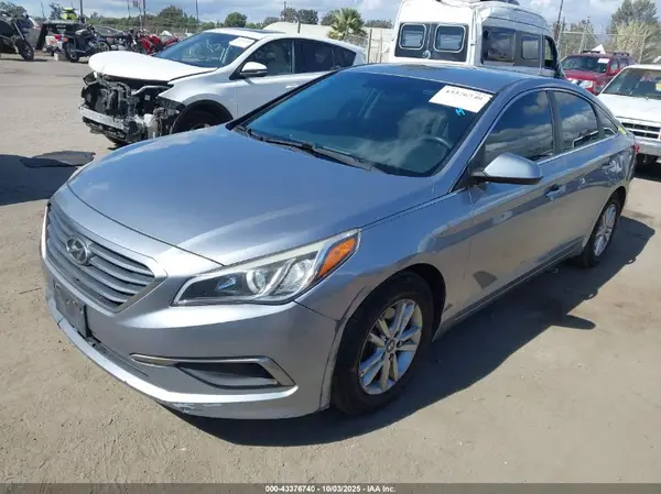 5NPE24AF6GH358405 2016 HYUNDAI SONATA - Image 2