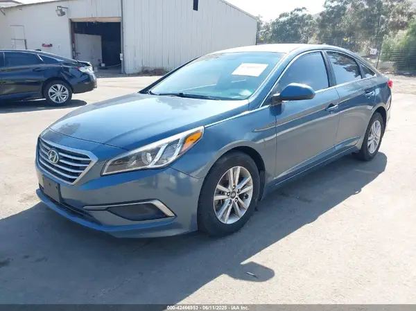 5NPE24AF6GH389573 2016 HYUNDAI SONATA - Image 2