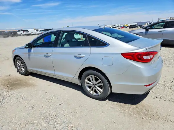 5NPE24AF6GH396748 2016 HYUNDAI SONATA - Image 2