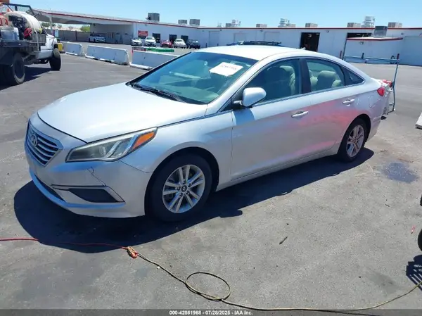5NPE24AF6GH418750 2016 HYUNDAI SONATA - Image 2