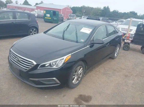 5NPE24AF6HH437638 2017 HYUNDAI SONATA - Image 2