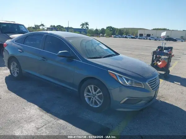 5NPE24AF6HH440779 2017 HYUNDAI SONATA - Image 1