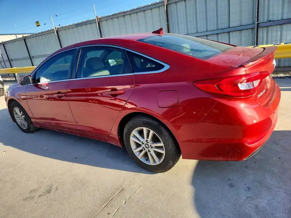 5NPE24AF6HH443939 2017 HYUNDAI SONATA - Image 2