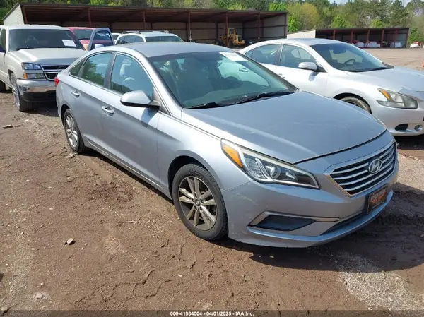 5NPE24AF6HH447263 2017 HYUNDAI SONATA - Image 1