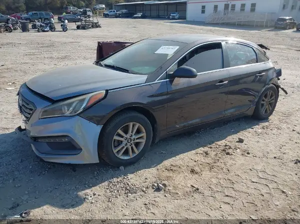 5NPE24AF6HH452639 2017 HYUNDAI SONATA - Image 2