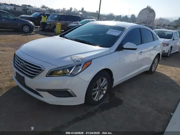 5NPE24AF6HH456531 2017 HYUNDAI SONATA - Image 2