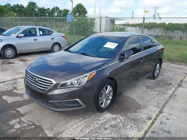 5NPE24AF6HH456724 2017 HYUNDAI SONATA - Image 2