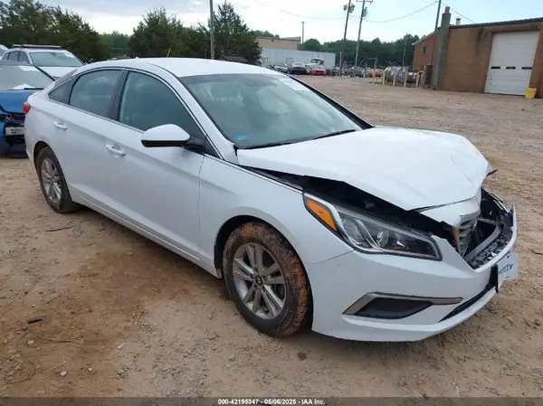 5NPE24AF6HH458022 2017 HYUNDAI SONATA - Image 1