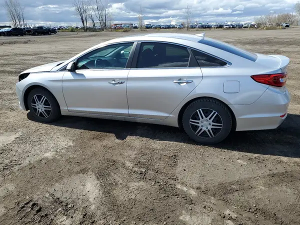 5NPE24AF6HH460918 2017 HYUNDAI SONATA - Image 2