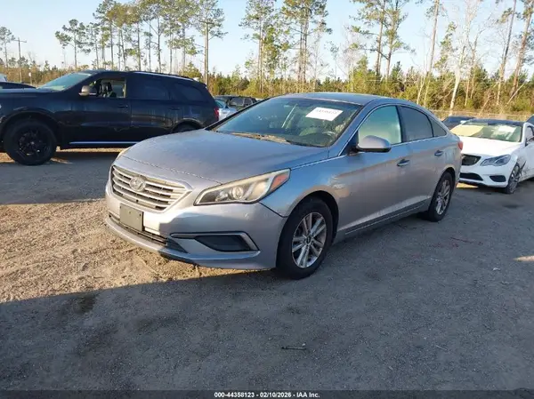 5NPE24AF6HH466699 2017 HYUNDAI SONATA - Image 2