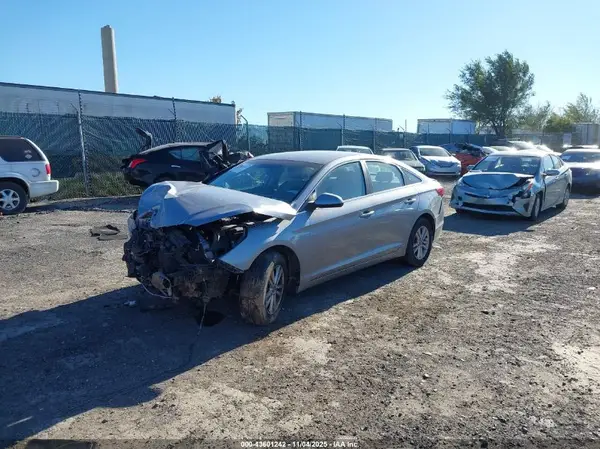 5NPE24AF6HH477055 2017 HYUNDAI SONATA - Image 2