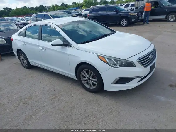 5NPE24AF6HH485849 2017 HYUNDAI SONATA - Image 1