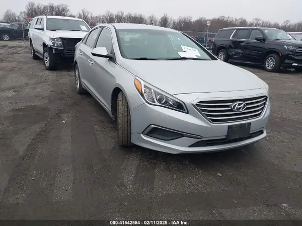 5NPE24AF6HH488959 2017 HYUNDAI SONATA - Image 1