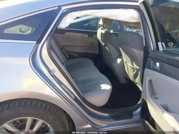 5NPE24AF6HH489917 2017 HYUNDAI SONATA - Image 8