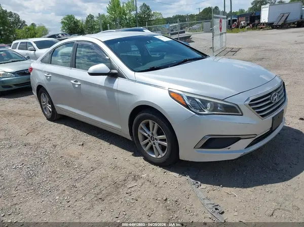 5NPE24AF6HH494664 2017 HYUNDAI SONATA - Image 1